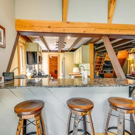 Inviting A-Frame Cabin With Saltwater Hot Tub!